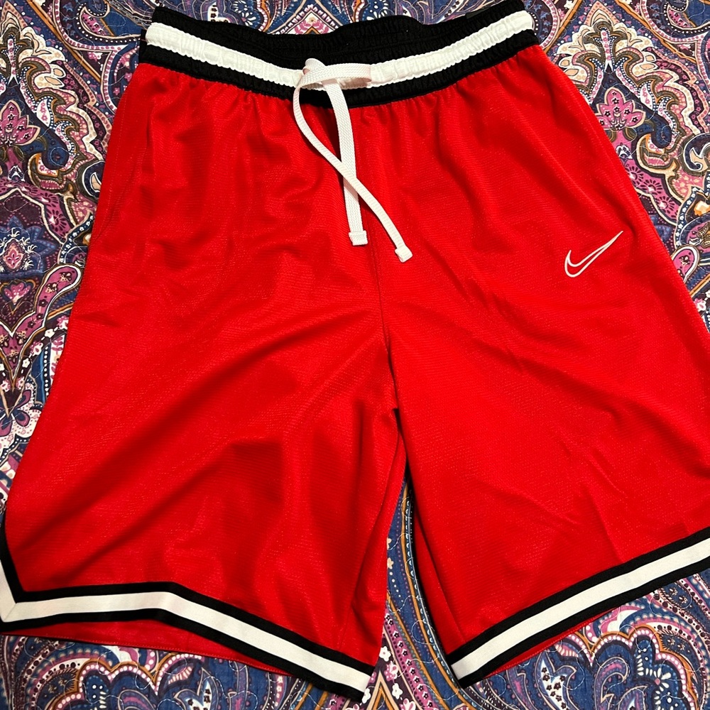 Nike size M Red shorts